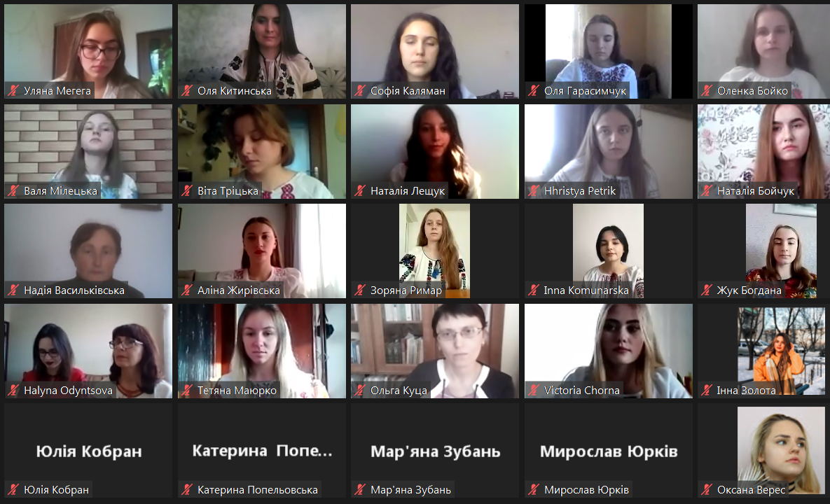 Студенти читають вірш про українську мову